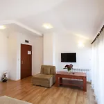 ела 4*