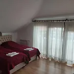 Ela 4*
